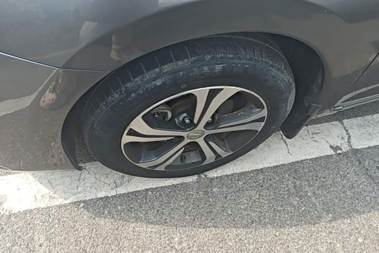 Used Nissan Tiida 2019 1.6L CVT Smart Drive Version China VI Standard Left Front Wheel Hub