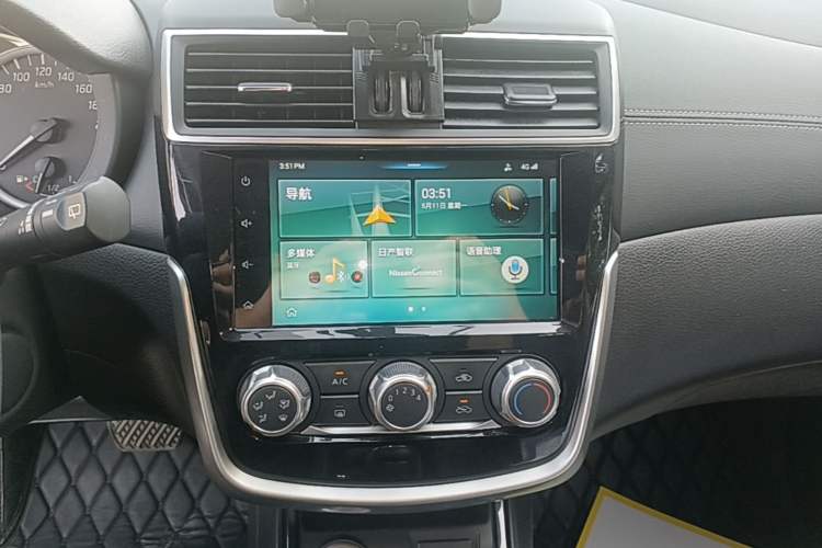 Used Nissan Tiida 2019 1.6L CVT Smart Enjoyment Version China VI Standard Audio And AC Panel