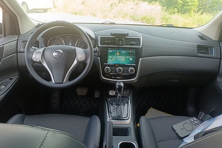 Used Nissan Tiida 2019 1.6L CVT Smart Enjoyment Version China VI Standard Center Console