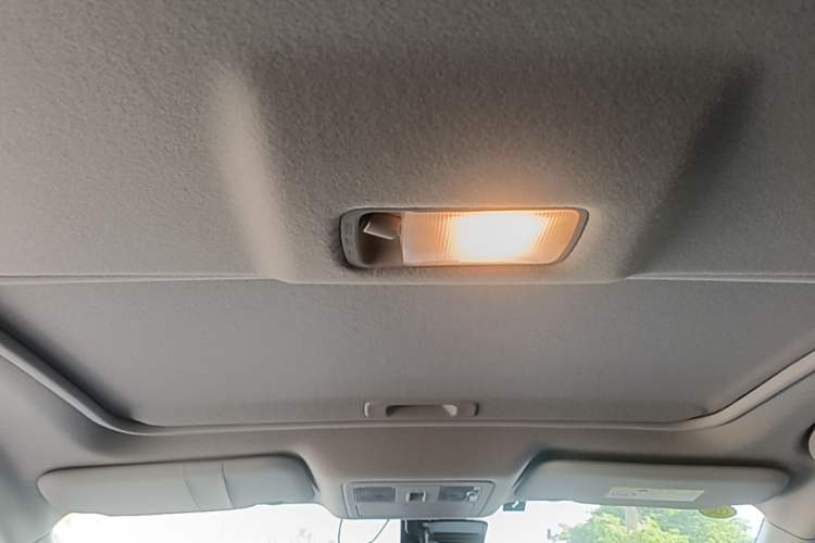 Used Nissan Tiida 2019 1.6L CVT Smart Enjoyment Version China VI Standard Headliner