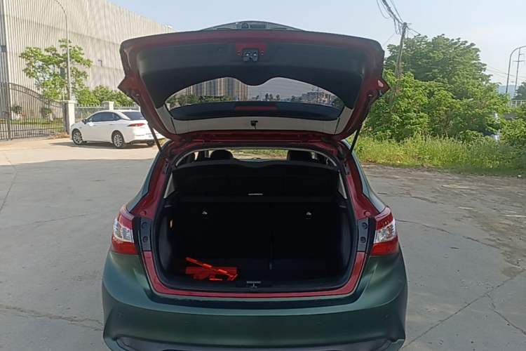 Used Nissan Tiida 2019 1.6L CVT Smart Enjoyment Version China VI Standard Trunk