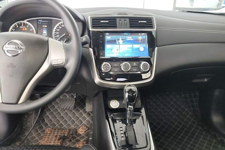 Used Nissan Tiida 2019 1.6L CVT Smart Drive Version China VI Standard Audio And AC Panel