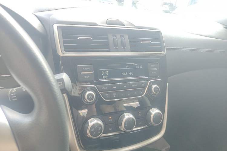 Used Nissan Tiida 2019 1.6L CVT Cool Edition China VI Standard Audio And AC Panel