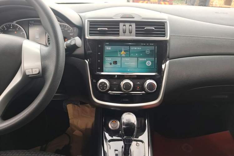 Used Nissan Tiida 2019 1.6L CVT Smart Drive Version China VI Standard Audio And AC Panel