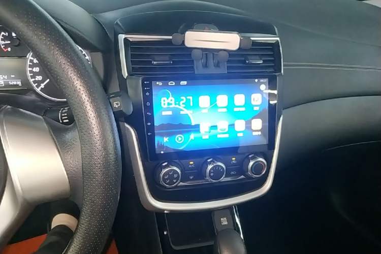Used Nissan Tiida 2019 1.6L CVT Cool Edition China VI Standard Audio And AC Panel