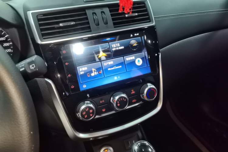 Used Nissan Tiida 2019 1.6L CVT Smart Drive Version China VI Standard Audio And AC Panel