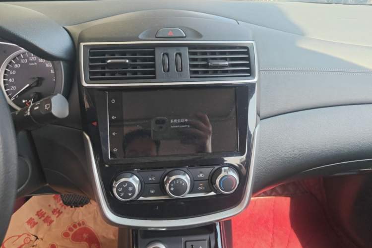 Used Nissan Tiida 2019 1.6L CVT Smart Drive Version China VI Standard Audio And AC Panel