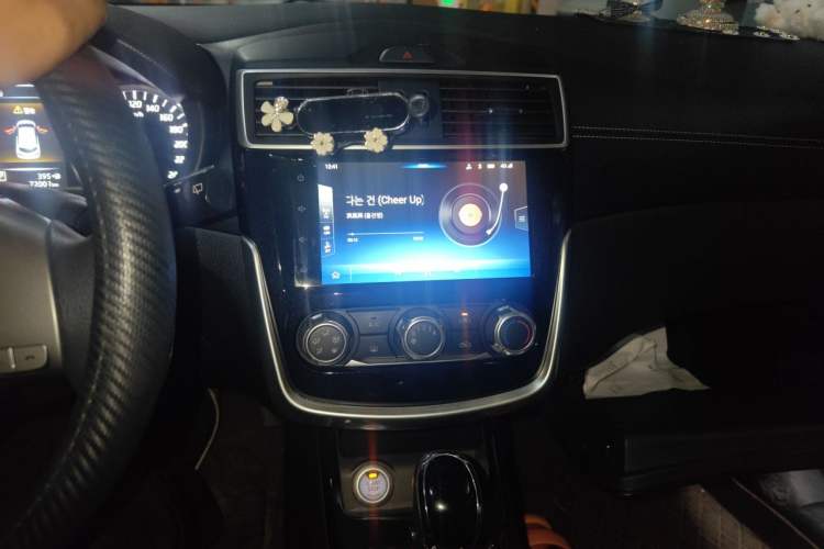 Used Nissan Tiida 2019 1.6L CVT Smart Drive Version China VI Standard Audio And AC Panel