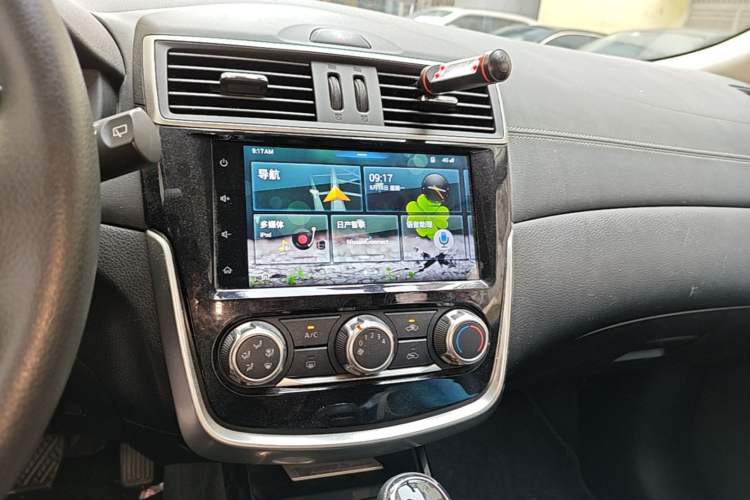 Used Nissan Tiida 2019 1.6L CVT Smart Drive Version China VI Standard Audio And AC Panel