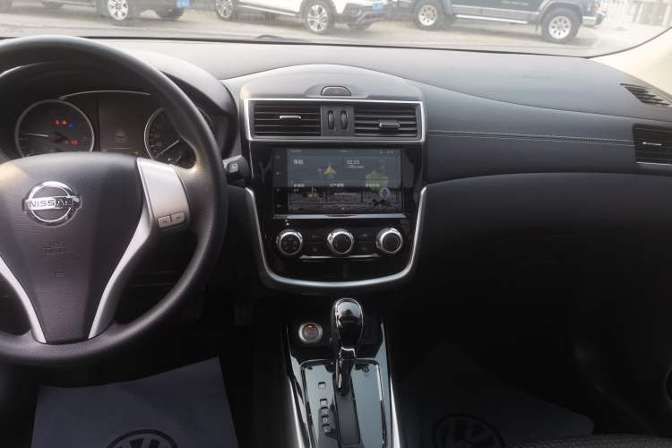 Used Nissan Tiida 2019 1.6L CVT Smart Drive Version China VI Standard Audio And AC Panel