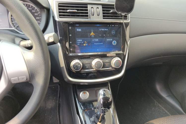 Used Nissan Tiida 2019 1.6L CVT Smart Enjoyment Version China VI Standard Audio And AC Panel