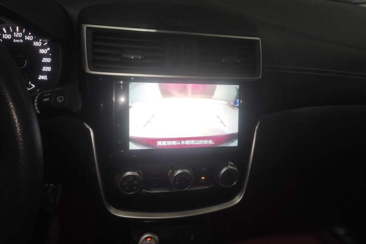 Used Nissan Tiida 2019 1.6L CVT Smart Drive Version China VI Standard Audio And AC Panel