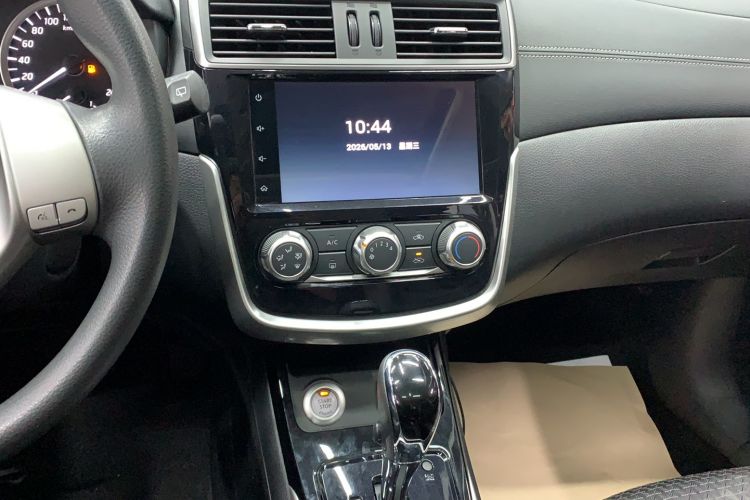 Used Nissan Tiida 2019 1.6L CVT Smart Drive Version China VI Standard Audio And AC Panel