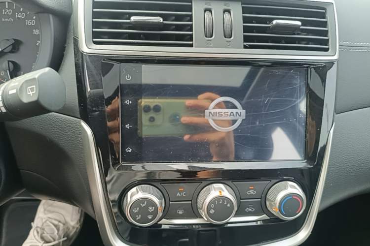 Used Nissan Tiida 2019 1.6L CVT Smart Drive Version China VI Standard Audio And AC Panel