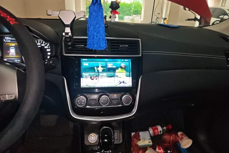Used Nissan Tiida 2019 1.6L CVT Smart Drive Version China VI Standard Audio And AC Panel