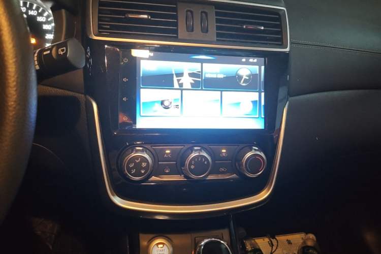 Used Nissan Tiida 2019 1.6L CVT Smart Drive Version China VI Standard Audio And AC Panel
