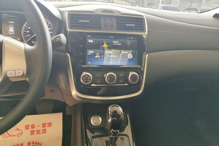 Used Nissan Tiida 2019 1.6L CVT Smart Enjoyment Version China VI Standard Audio And AC Panel