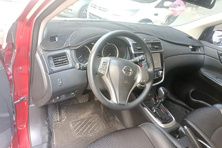 Used Nissan Tiida 2019 1.6L CVT Smart Drive Version China VI Standard Center Console