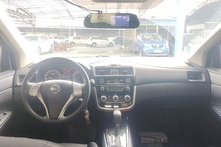 Used Nissan Tiida 2019 1.6L CVT Cool Edition China VI Standard Center Console