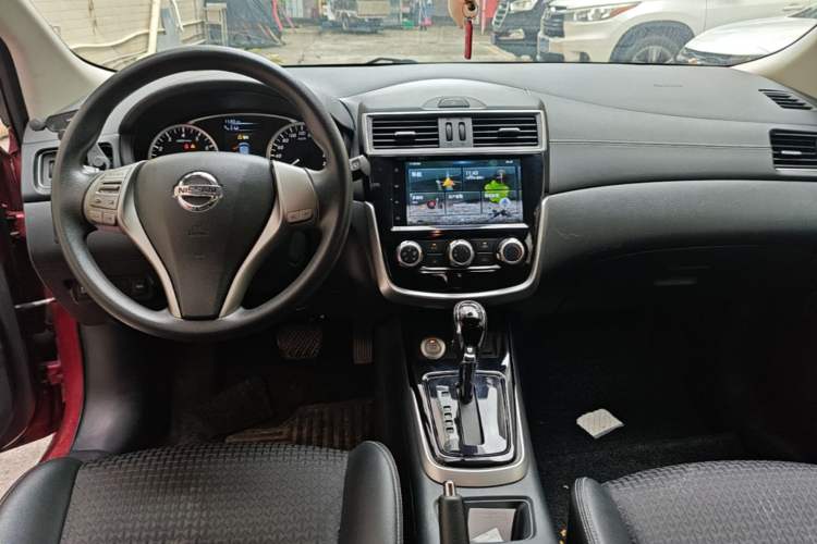 Used Nissan Tiida 2019 1.6L CVT Smart Drive Version China VI Standard Center Console