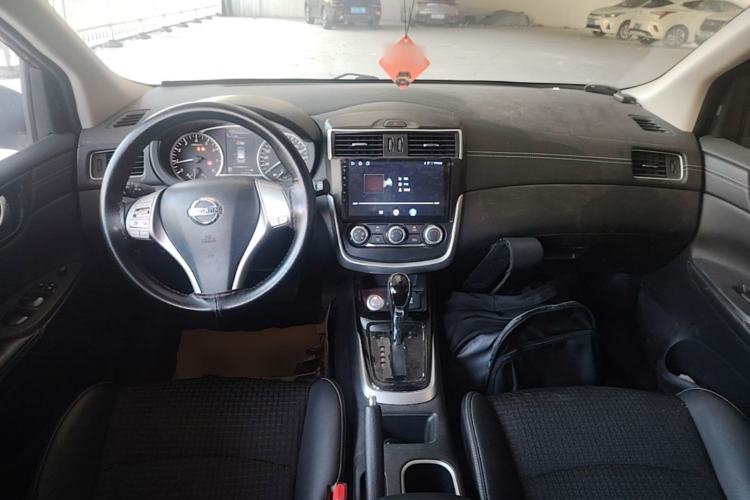 Used Nissan Tiida 2019 1.6L CVT Smart Drive Version China VI Standard Center Console