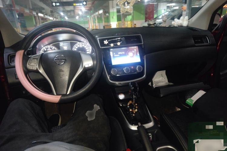 Used Nissan Tiida 2019 1.6L CVT Smart Drive Version China VI Standard Center Console