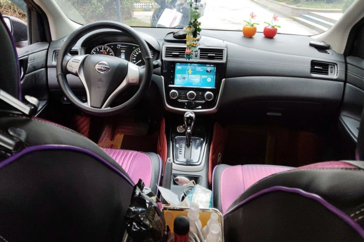 Used Nissan Tiida 2019 1.6L CVT Smart Drive Version China VI Standard Center Console