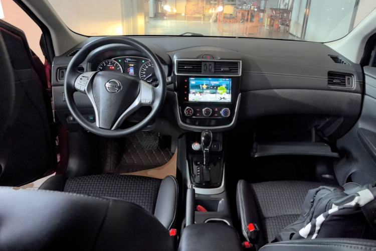 Used Nissan Tiida 2019 1.6L CVT Smart Drive Version China VI Standard Center Console