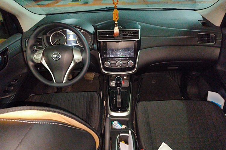 Used Nissan Tiida 2019 1.6L CVT Smart Drive Version China VI Standard Center Console