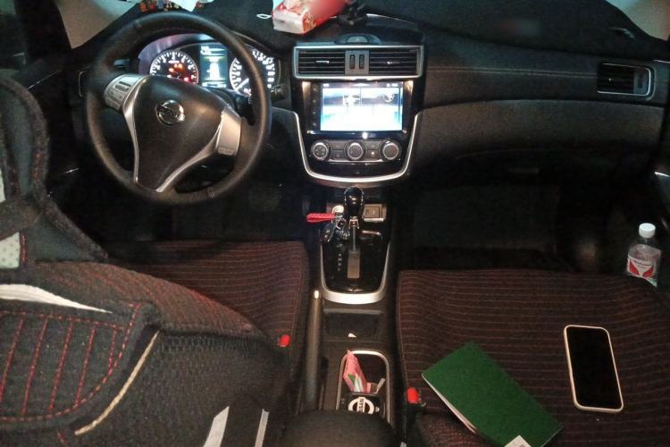 Used Nissan Tiida 2019 1.6L CVT Smart Drive Version China VI Standard Center Console