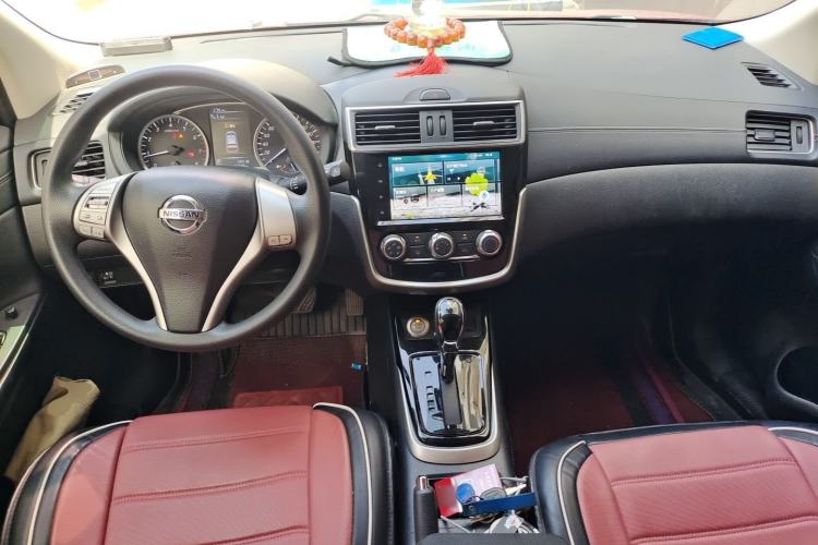 Used Nissan Tiida 2019 1.6L CVT Smart Drive Version China VI Standard Center Console