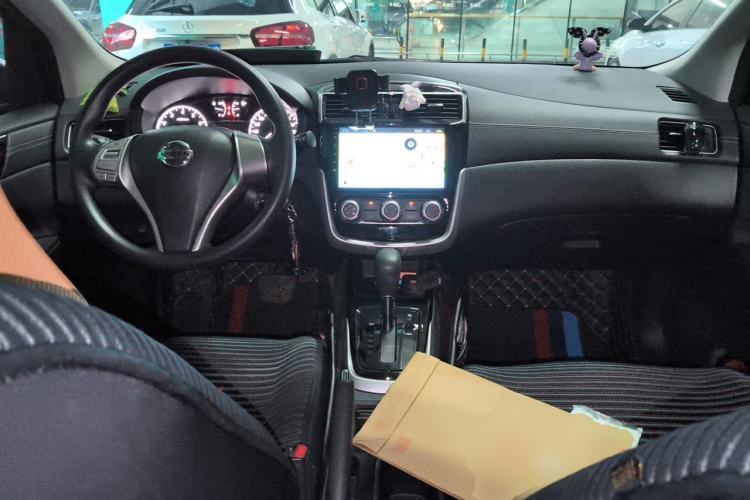 Used Nissan Tiida 2019 1.6L CVT Cool Edition China VI Standard Center Console