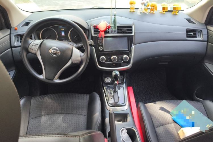 Used Nissan Tiida 2019 1.6L CVT Smart Drive Version China VI Standard Center Console