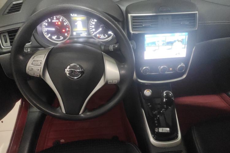 Used Nissan Tiida 2019 1.6L CVT Smart Drive Version China VI Standard Center Console
