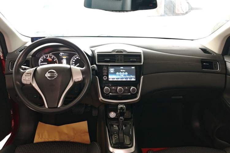 Used Nissan Tiida 2019 1.6L CVT Smart Drive Version China VI Standard Center Console