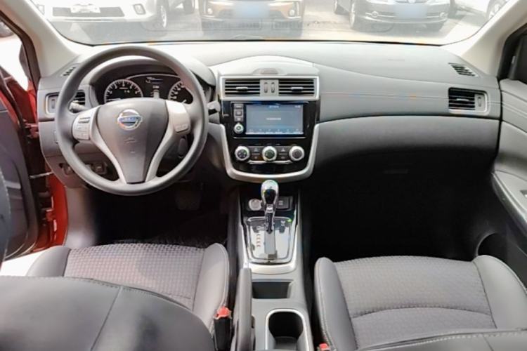 Used Nissan Tiida 2019 1.6L CVT Smart Drive Version China VI Standard Center Console