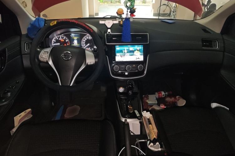 Used Nissan Tiida 2019 1.6L CVT Smart Drive Version China VI Standard Center Console