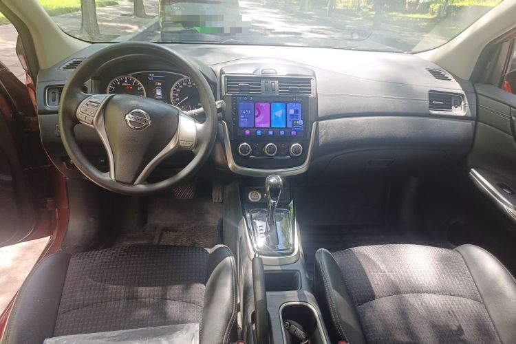 Used Nissan Tiida 2019 1.6L CVT Smart Drive Version China VI Standard Center Console