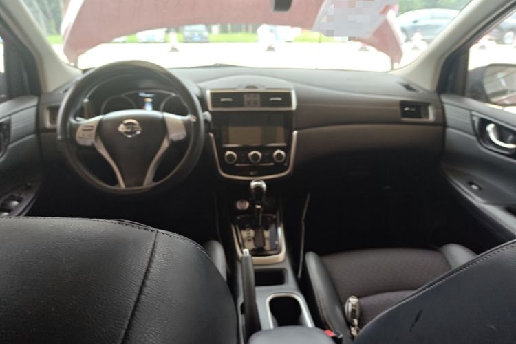Used Nissan Tiida 2019 1.6L CVT Smart Drive Version China VI Standard Center Console