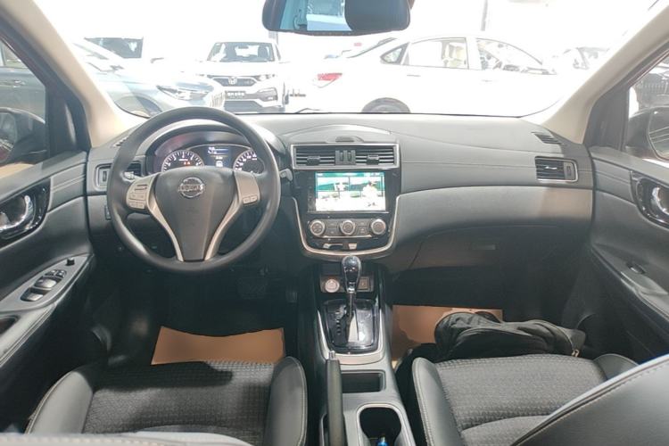 Used Nissan Tiida 2019 1.6L CVT Smart Drive Version China VI Standard Center Console