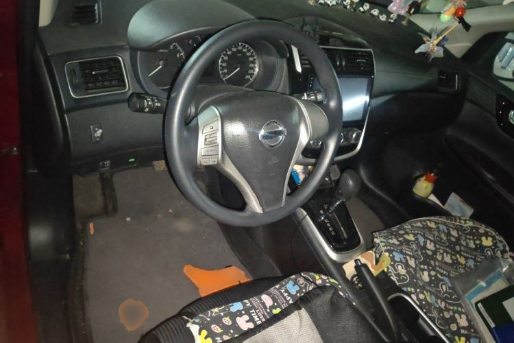 Used Nissan Tiida 2019 1.6L CVT Cool Edition China VI Standard Center Console