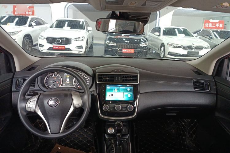 Used Nissan Tiida 2019 1.6L CVT Smart Enjoyment Version China VI Standard Center Console