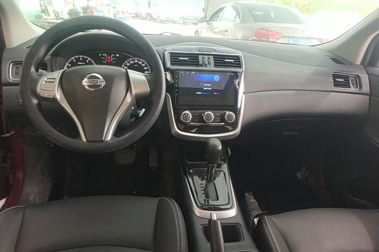Used Nissan Tiida 2019 1.6L CVT Cool Edition China VI Standard Center Console