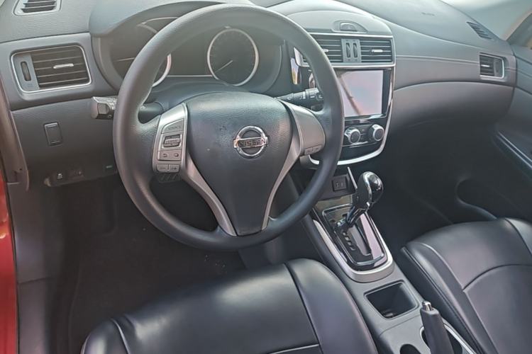 Used Nissan Tiida 2019 1.6L CVT Smart Drive Version China VI Standard Center Console
