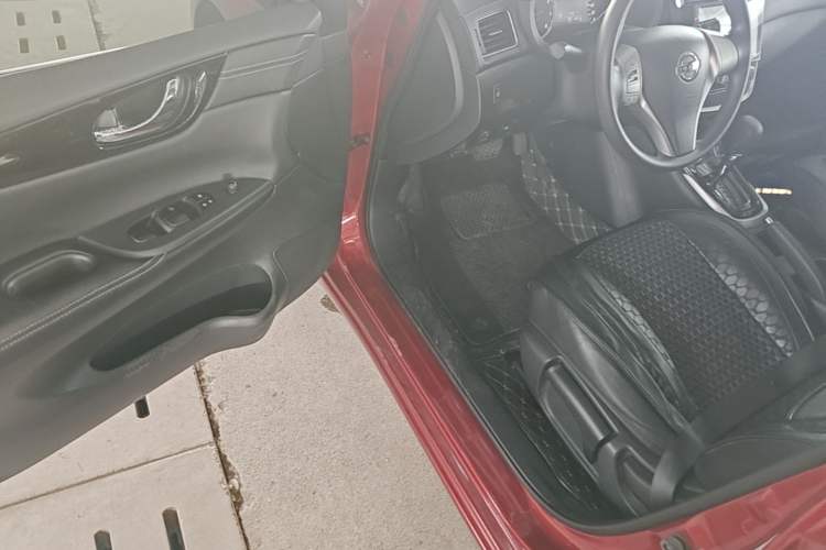 Used Nissan Tiida 2019 1.6L CVT Cool Dynamic Version China V Standard Driver Seat