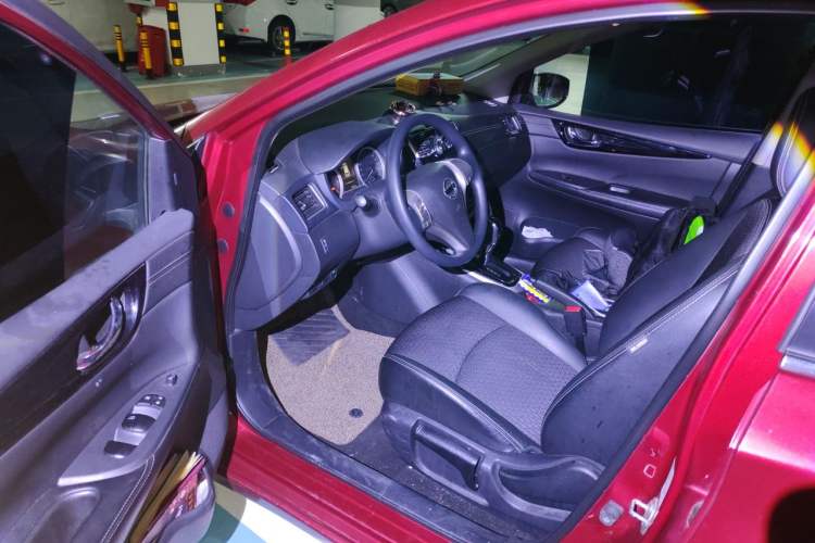 Used Nissan Tiida 2019 1.6L CVT Smart Drive Version China VI Standard Driver Seat