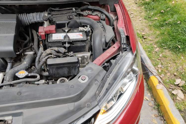 Used Nissan Tiida 2019 1.6L CVT Smart Drive Version China VI Standard Engine Bay Left