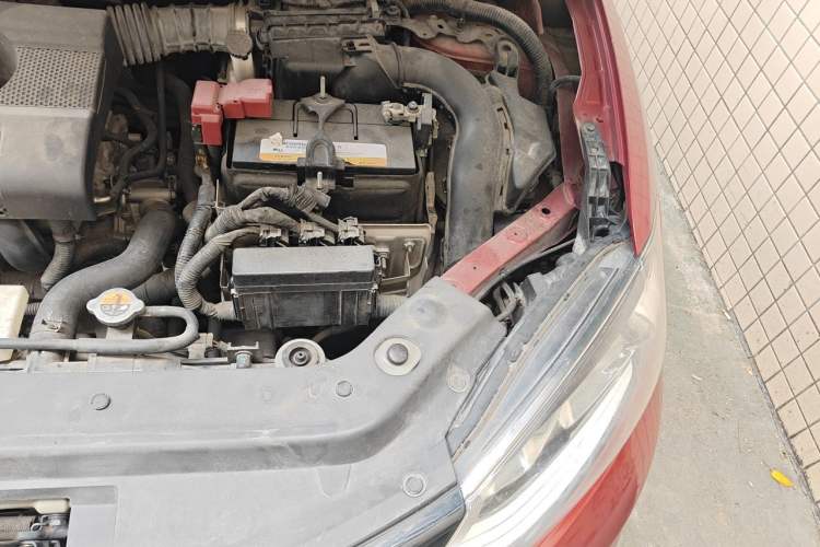 Used Nissan Tiida 2019 1.6L CVT Smart Drive Version China VI Standard Engine Bay Left