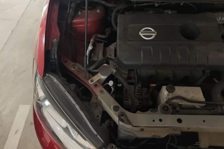Used Nissan Tiida 2019 1.6L CVT Smart Drive Version China VI Standard Engine Bay Right