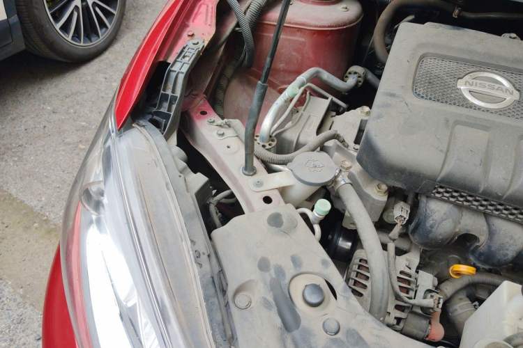 Used Nissan Tiida 2019 1.6L CVT Cool Edition China VI Standard Engine Bay Right